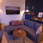 Sauna, Terrasse, Fernblick & Design - Modern-gemuetliche Am *