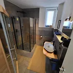 Sauna, Terrasse, Fernblick & Design - Modern-gemuetliche Am * Aremberg