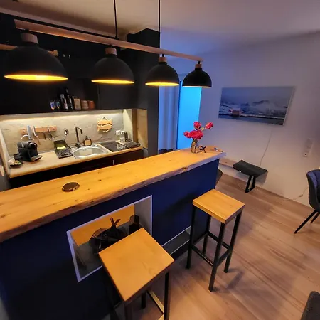 Sauna, Terrasse, Fernblick & Design - Modern-gemuetliche Am Appartement
