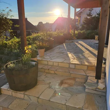 Modern-gemuetliche Mit Sauna Aremberg