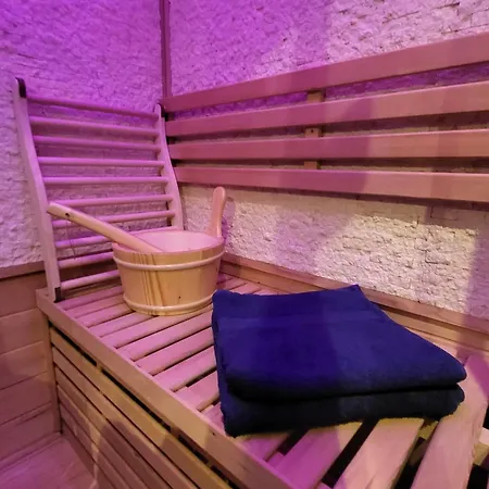Sauna, Terrasse, Fernblick & Design - Modern-gemuetliche Am *
